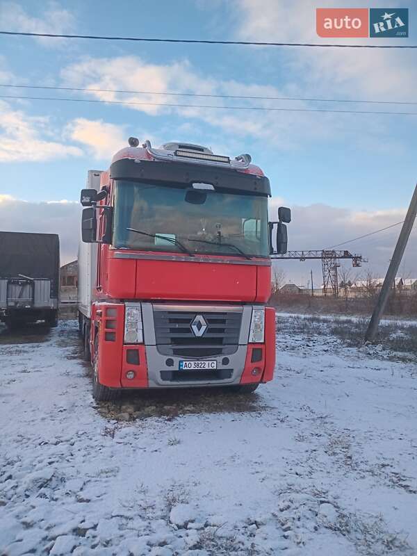 Тягач Renault Magnum 2010 в Іршаві
