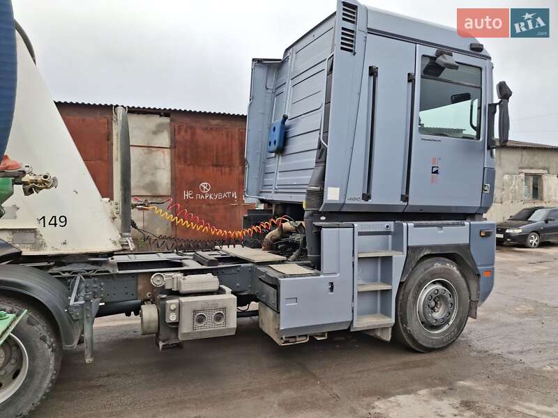 Тягач Renault Magnum 2002 в Кам'янець-Подільському