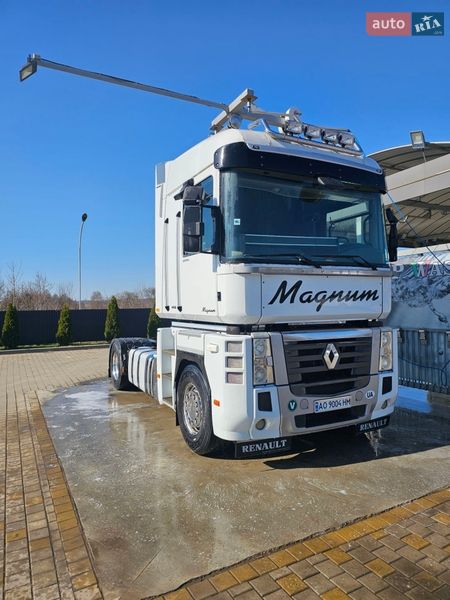 Renault Magnum