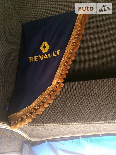 Тентований Renault Manager 1995 в Кельменцях