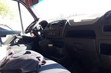 Вантажний фургон Renault Master 2016 в Рівному