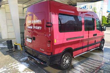 Вантажопасажирський фургон Renault Master 1999 в 