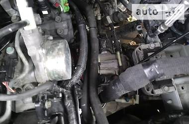 Вантажопасажирський фургон Renault Master 2016 в 