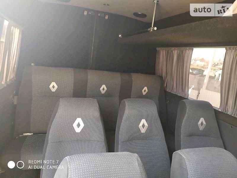 Вантажопасажирський фургон Renault Master 1999 в Чернівцях