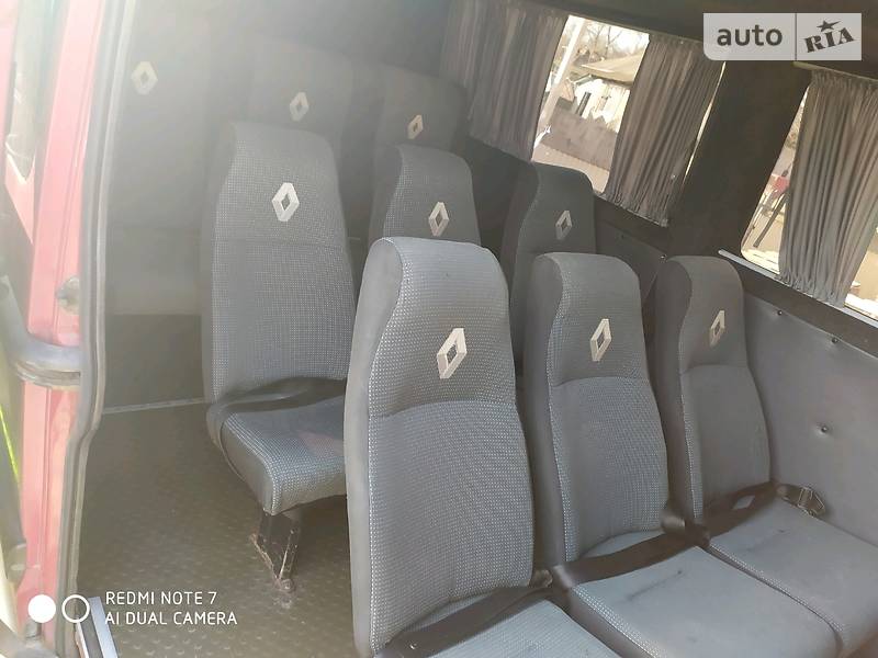 Вантажопасажирський фургон Renault Master 1999 в Чернівцях