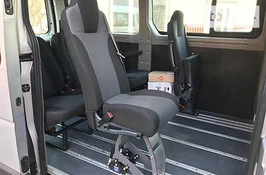 Вантажопасажирський фургон Renault Master 2011 в 
