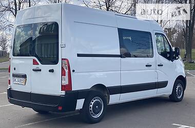 Вантажопасажирський фургон Renault Master 2016 в 