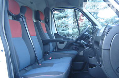 Вантажопасажирський фургон Renault Master 2016 в 
