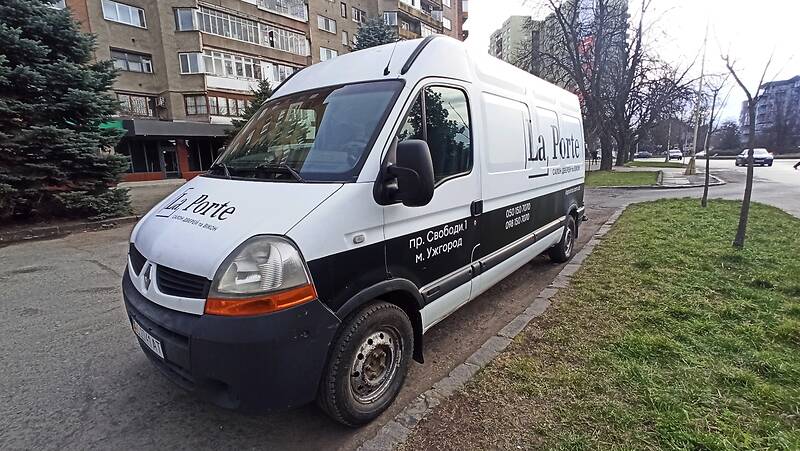 Вантажний фургон Renault Master 2009 в Ужгороді