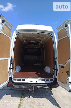Грузовой фургон Renault Master 2016 в 