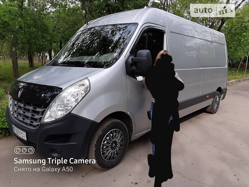 Грузопассажирский фургон Renault Master 2012 в Николаеве