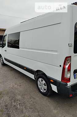 Вантажопасажирський фургон Renault Master 2015 в 