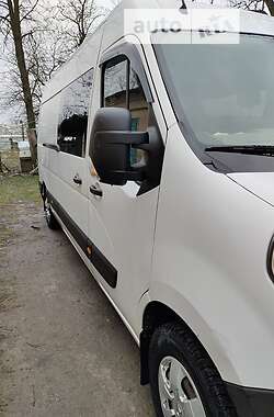 Вантажопасажирський фургон Renault Master 2015 в 