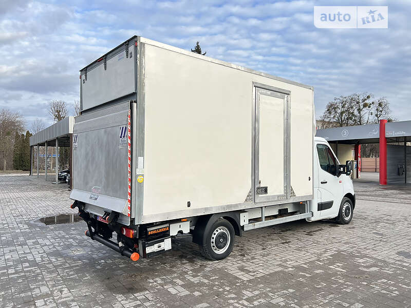 Грузовой фургон Renault Master 2017 в 