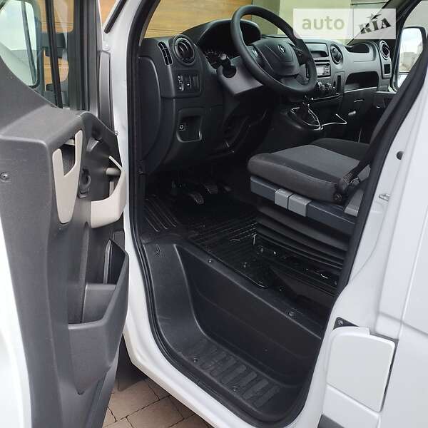 Грузовой фургон Renault Master 2018 в Дубно