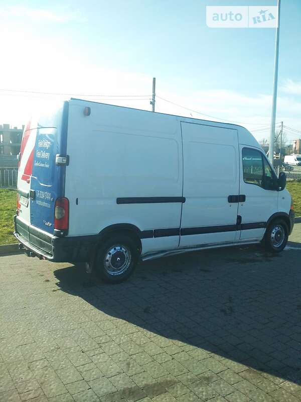 Вантажний фургон Renault Master 2004 в Калуші