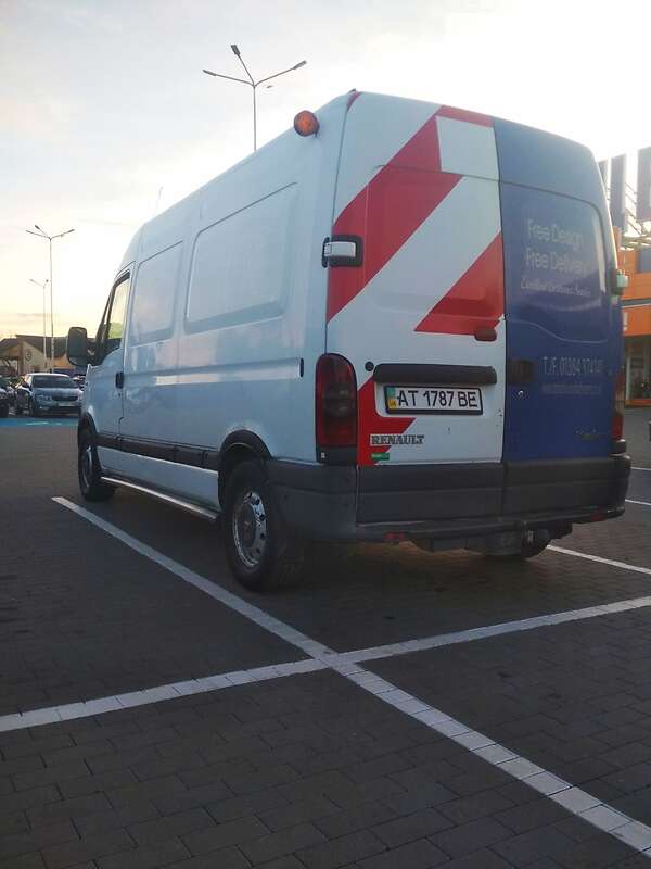 Вантажний фургон Renault Master 2004 в Калуші