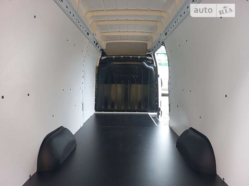 Грузовой фургон Renault Master 2018 в Дубно