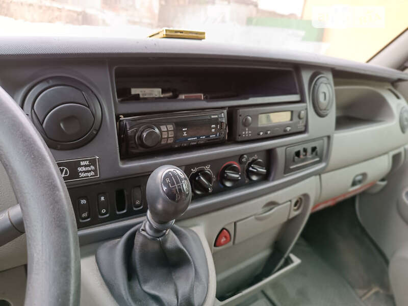 Грузовой фургон Renault Master 2005 в Одессе