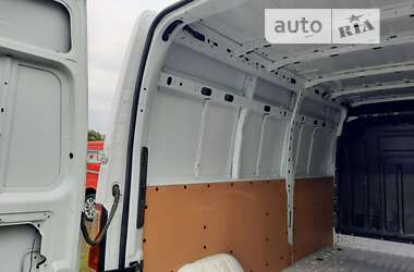 Вантажний фургон Renault Master 2018 в 