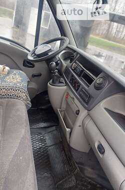 Грузопассажирский фургон Renault Master 2005 в 