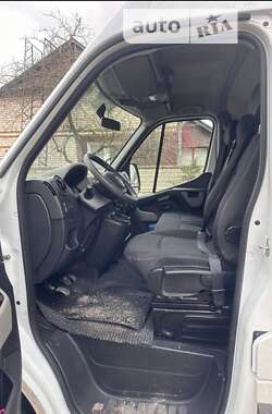Грузовой фургон Renault Master 2017 в 