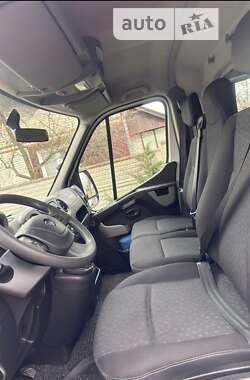 Грузовой фургон Renault Master 2017 в 