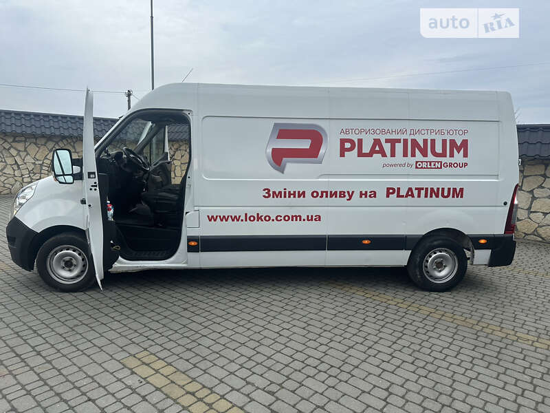 Грузовой фургон Renault Master 2011 в Львове