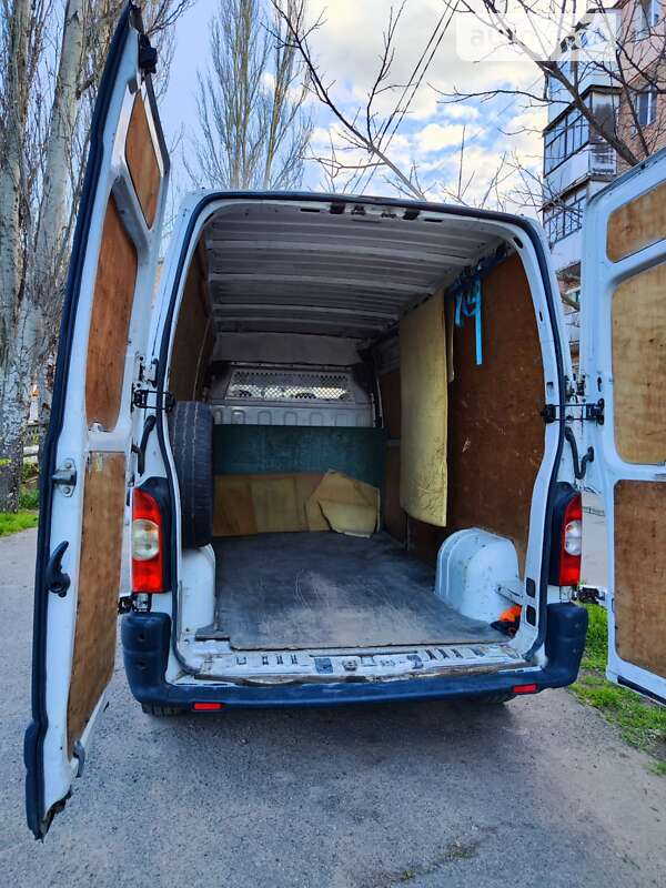 Грузовой фургон Renault Master 2008 в Николаеве