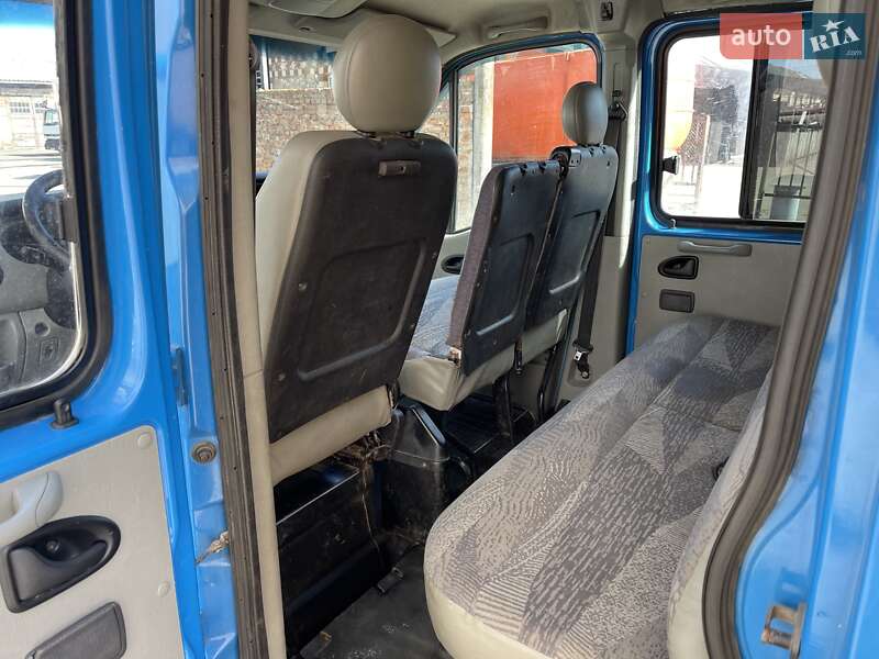 Вантажопасажирський фургон Renault Master 2003 в Конотопі