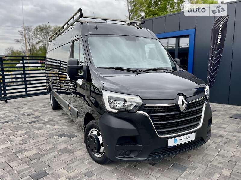 Вантажний фургон Renault Master 2020 в Рівному