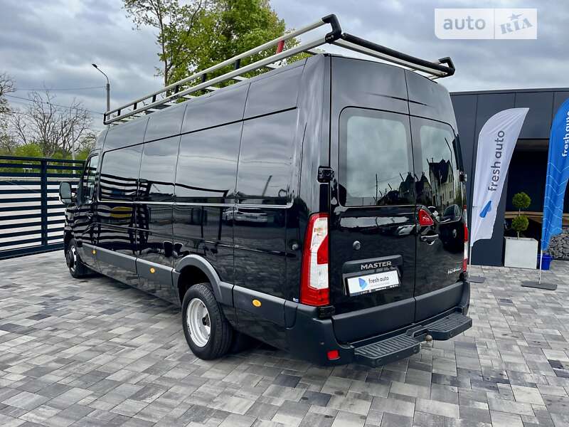 Вантажний фургон Renault Master 2020 в Рівному