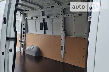 Грузовой фургон Renault Master 2019 в 
