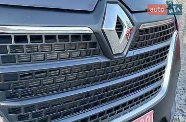 Вантажний фургон Renault Master 2020 в Рівному