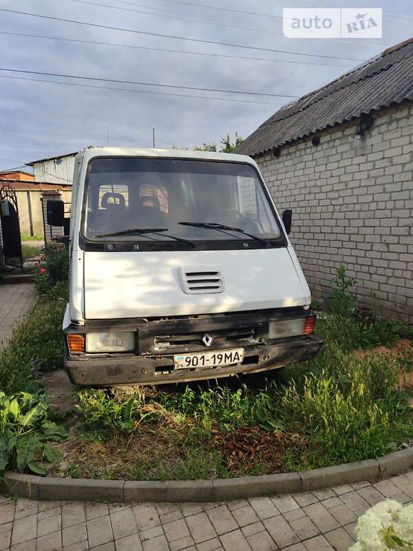 Вантажний фургон Renault Master 1994 в Умані