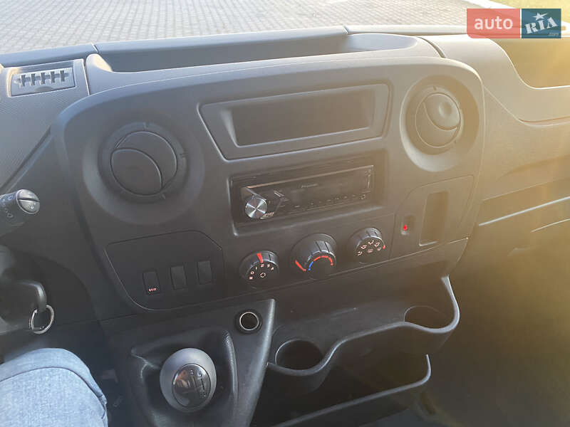 Вантажний фургон Renault Master 2017 в Луцьку