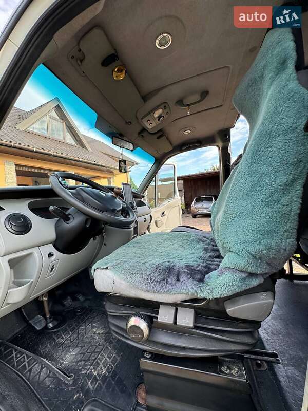 Микроавтобус Renault Master 2006 в Рожнятове