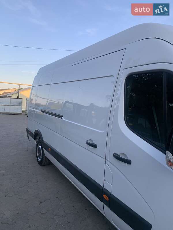 Вантажний фургон Renault Master 2020 в Бориславі