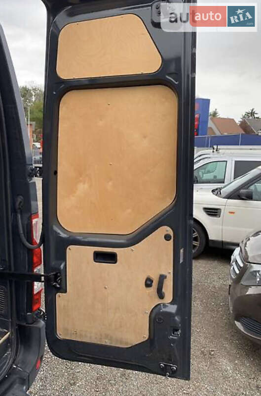 Грузовой фургон Renault Master 2015 в Мерефа
