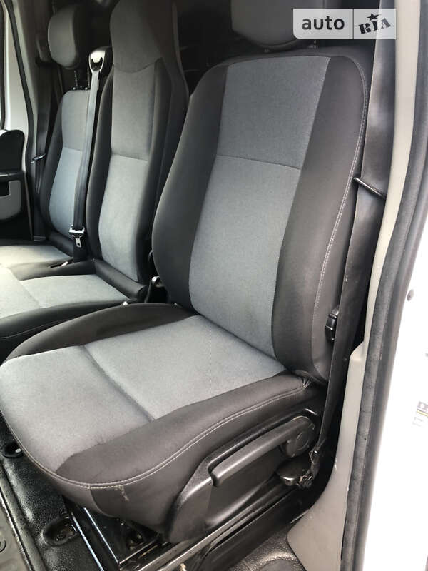 Грузовой фургон Renault Master 2018 в Черновцах