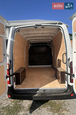Грузовой фургон Renault Master 2020 в 