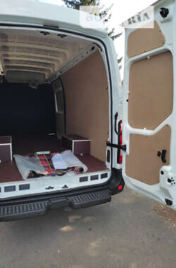 Грузовой фургон Renault Master 2019 в 