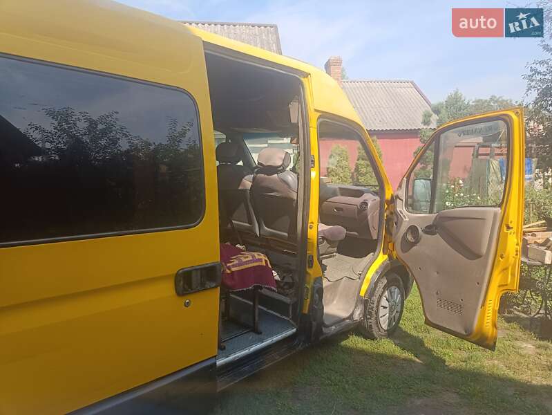 Микроавтобус Renault Master 2000 в Нововолынске