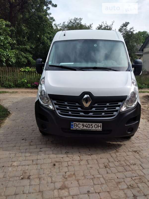 Вантажний фургон Renault Master 2017 в Львові