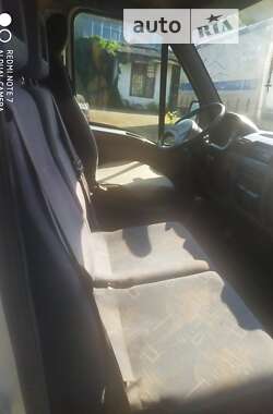 Грузовой фургон Renault Master 1998 в Львове