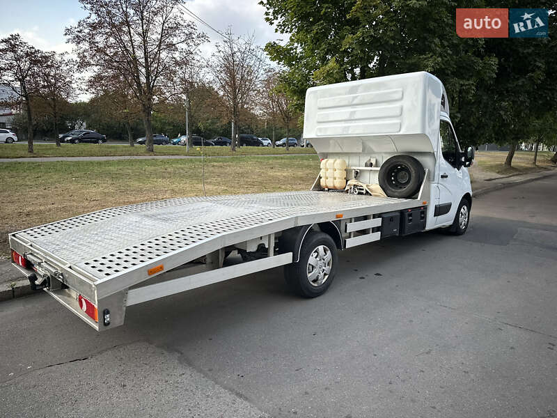 Евакуатор Renault Master 2017 в Яворові