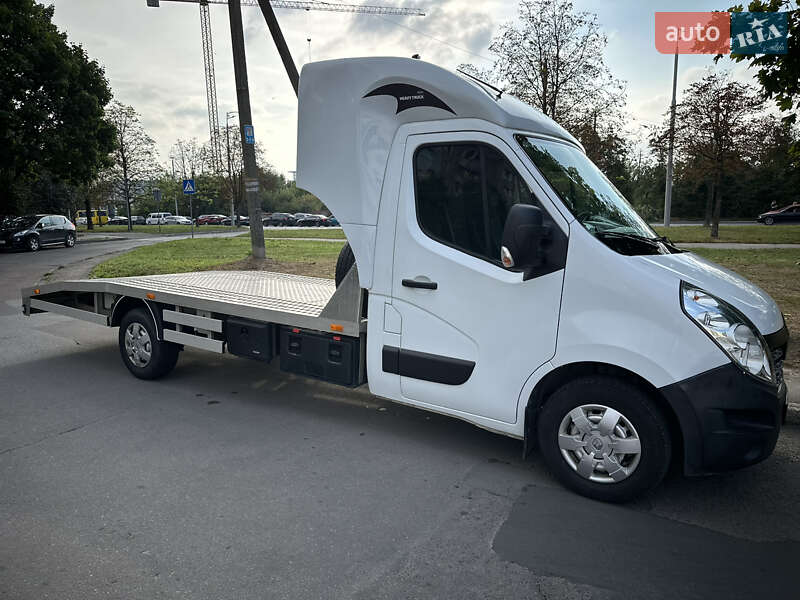 Евакуатор Renault Master 2017 в Яворові