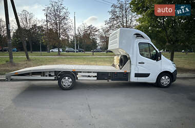 Евакуатор Renault Master 2017 в Яворові