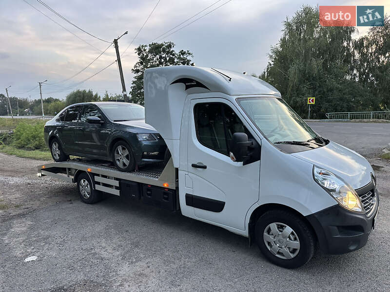 Евакуатор Renault Master 2017 в Яворові