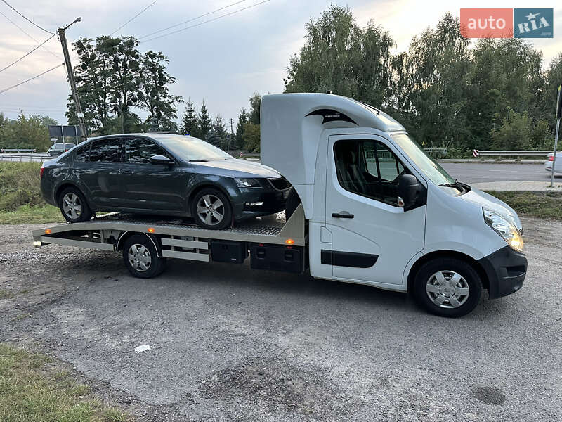 Евакуатор Renault Master 2017 в Яворові